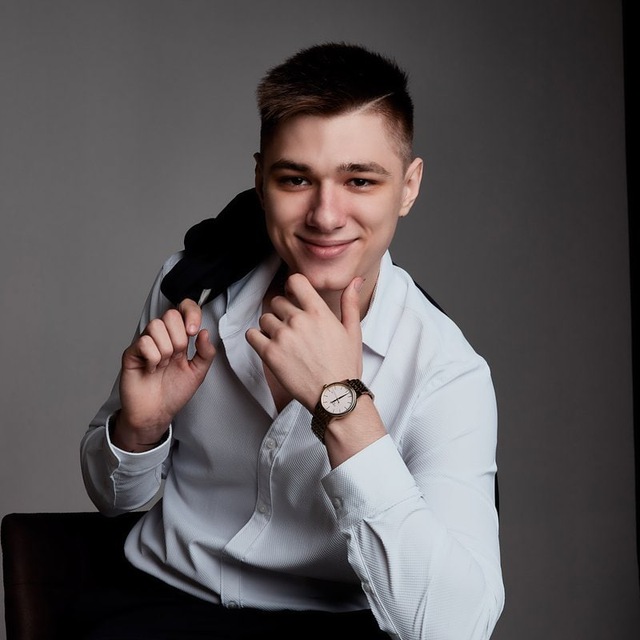 Павел Бенкогенов