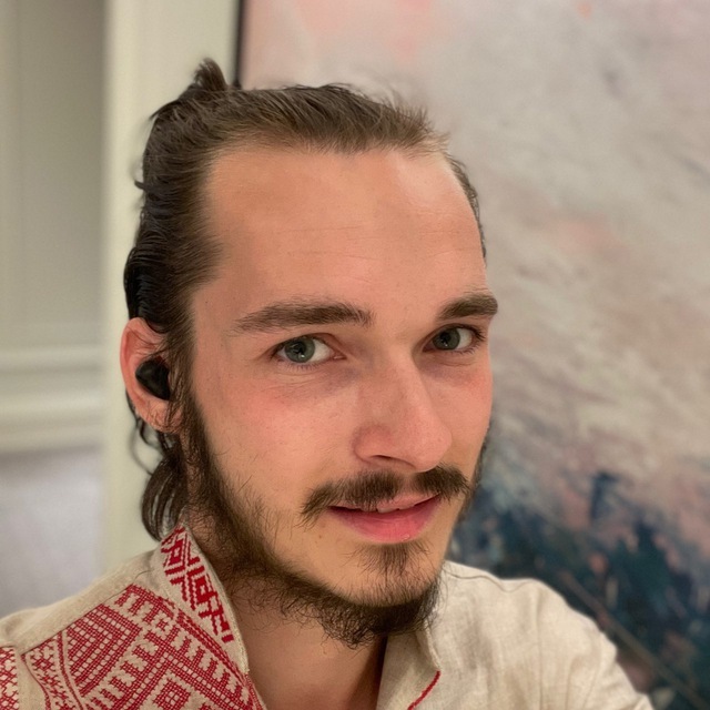 Александр Захаров